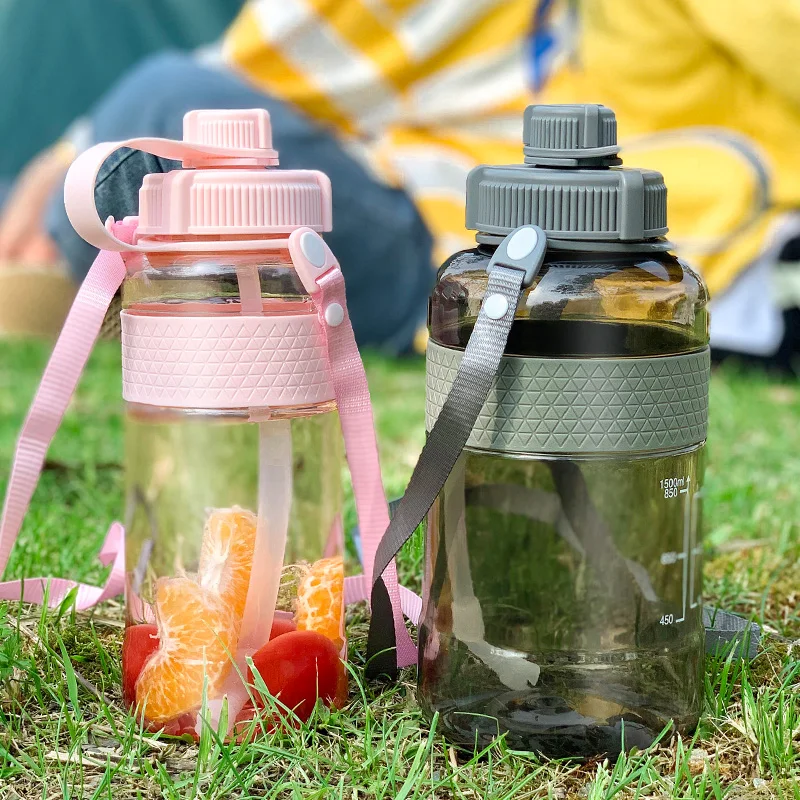 

Bpa-Free Large Capacity 2500ml Plastic Straw Water Bottle With Rope Sports Outdoor Travel Juice Space Kettle Printing Scale