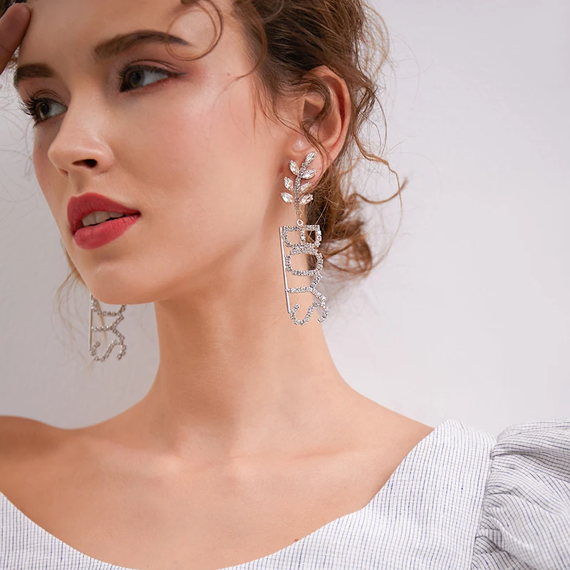 Большие буквы из кристаллов для мальчиков женские серьги с полным листом |
