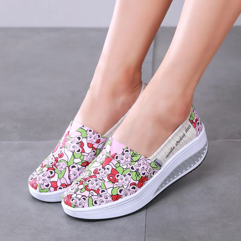

Canvas Shoes Woman Breathable Print Animals Platform Sneakers Women Fashion Mixed Color Wedges Increasing Loafers