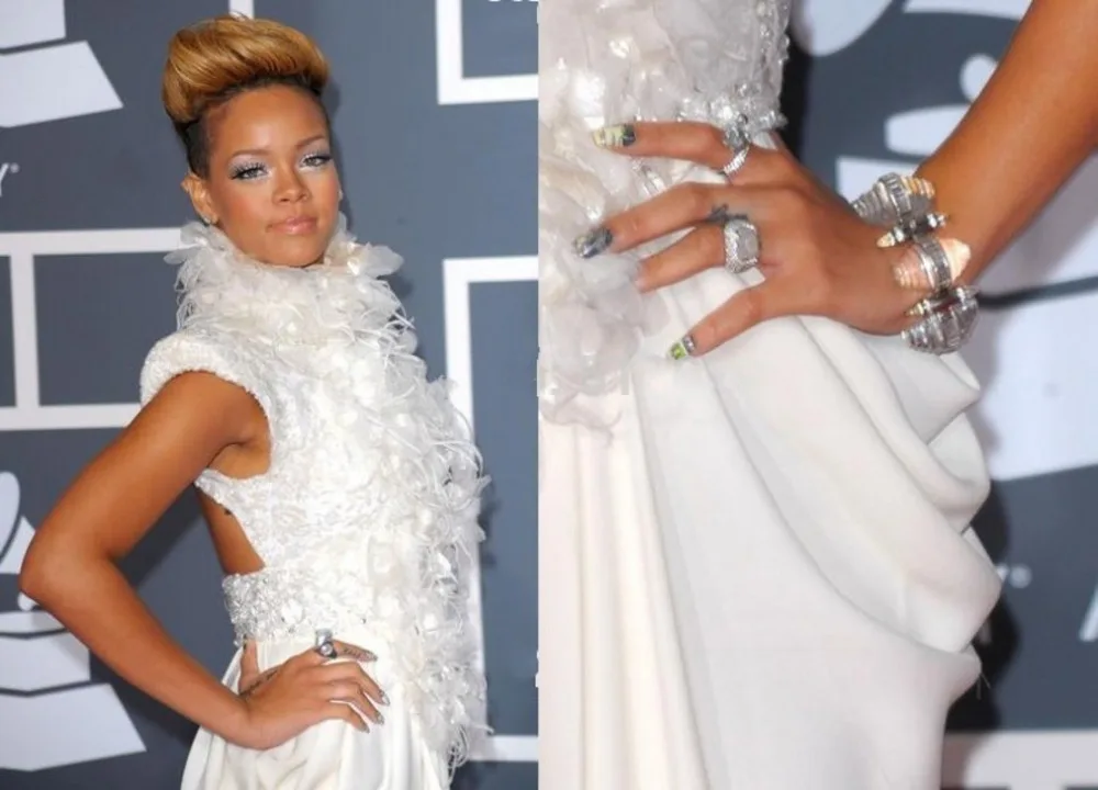 

New Arrival Ivory Satin Celebrity Dress Backless Cap Sleeve Floor-Length Star Vestidos Sleeveless High Neck Features Party Dress