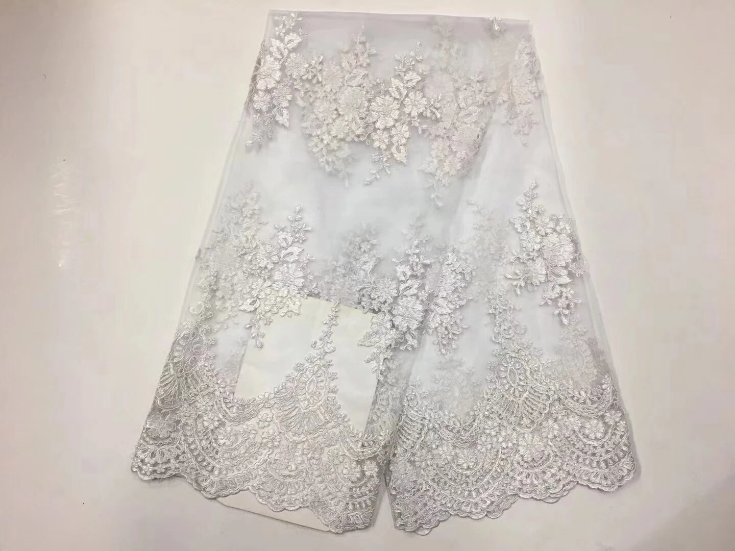 

2018 High Quality African Lace Fabrics French Net Embroidery Tulle Lace Fabric with Stones for Nigerian Wedding Dress DP003