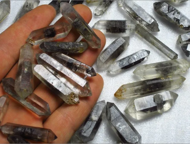 Фунтов 53 натуральные черные призрачные кристаллические костные образцы с