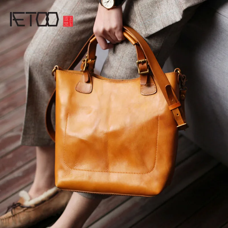 

AETOO Textured Briefcase, female retro British style handmade cowhide handbag, simple leather shoulder crossbody bag