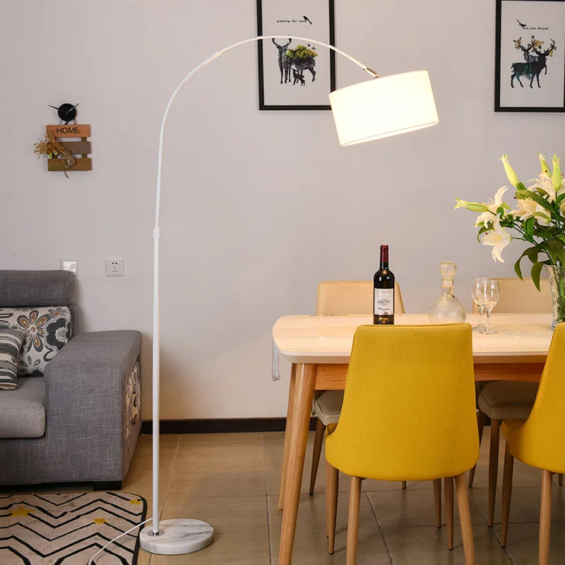 Простая Современная Вертикальная платформа в Северо-Европейском стиле гостиная