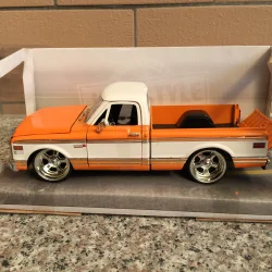 1:24 Jada 1972 Chevrolet Classic Pick up Car Model Toy | Игрушки и хобби