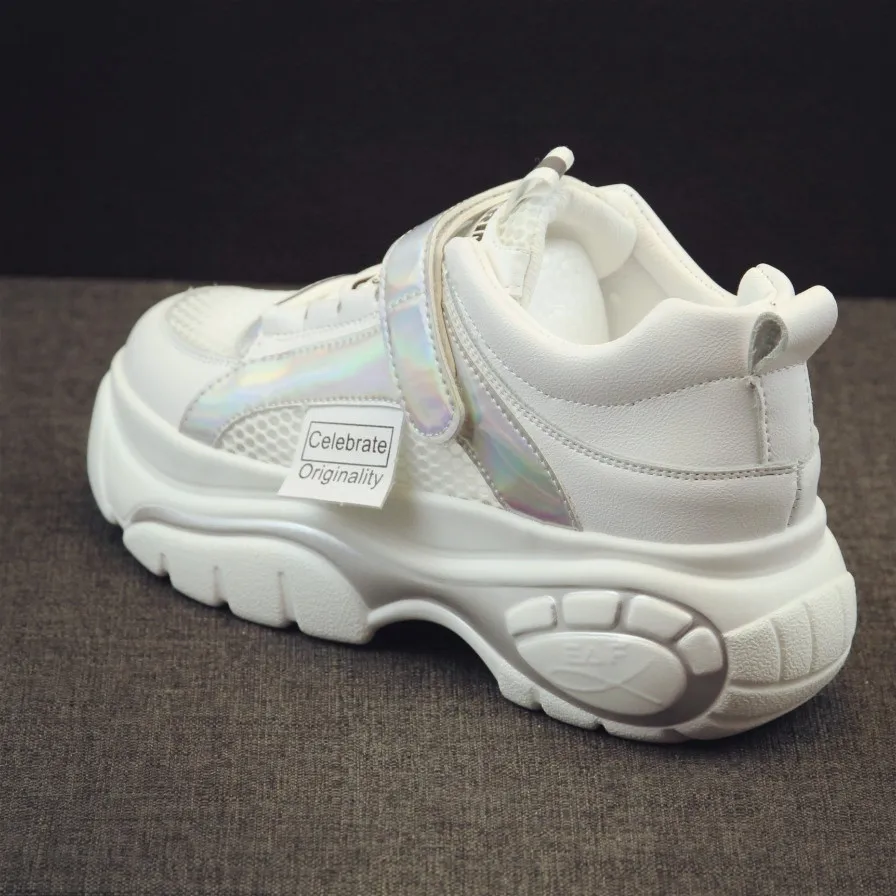 Женские кроссовки на толстой подошве белые платформе со шнуровкой и