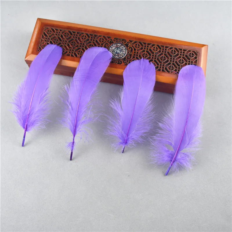 Purple Разноцветные 20 шт./партия качества натуральные гусиные перья декоративные Шлейфы для свадебного украшения перья для рукоделия - Цвет: Purple