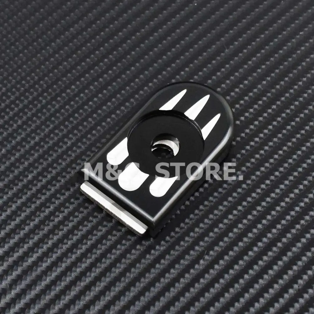 Style One Maction сиденье болт Tab Винт Ручка монтирования Обложка для Harley Sportster Dyna Touring Ultra Fatboy Road King Softail FLHR FLHX - Цвет: Style One