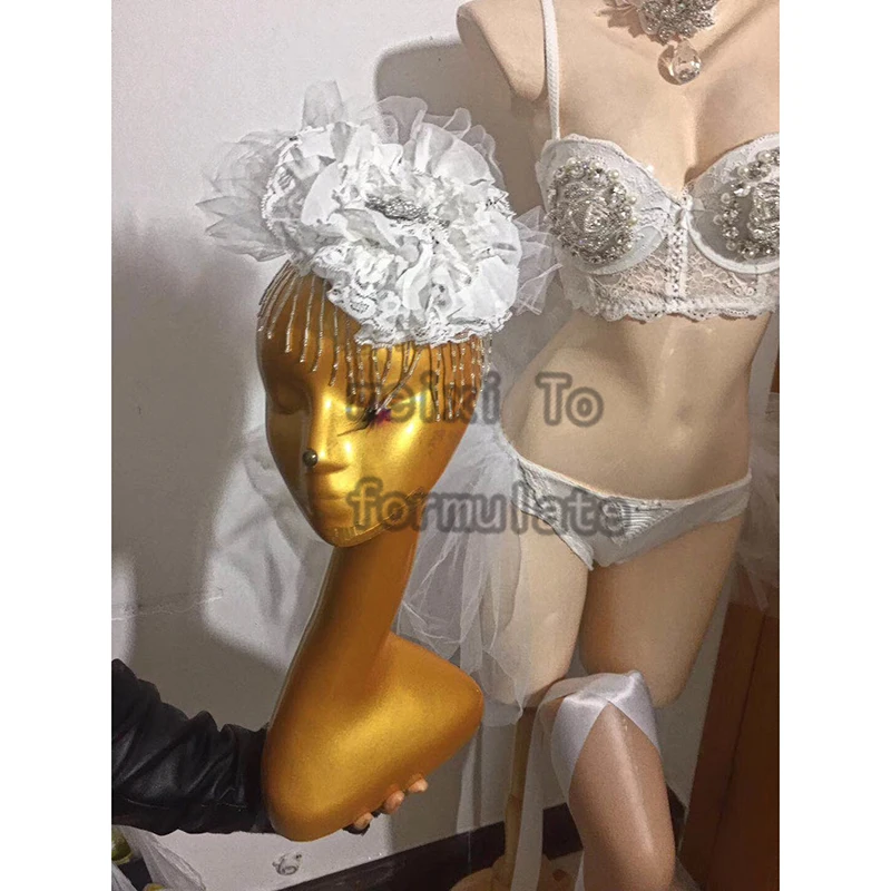 Сексуальное кружевное платье со стразами и маленьким лебедем |