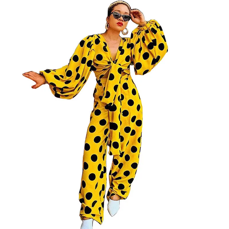 Женский костюм с бантом и V-образным вырезом комплект из двух предметов принтом в