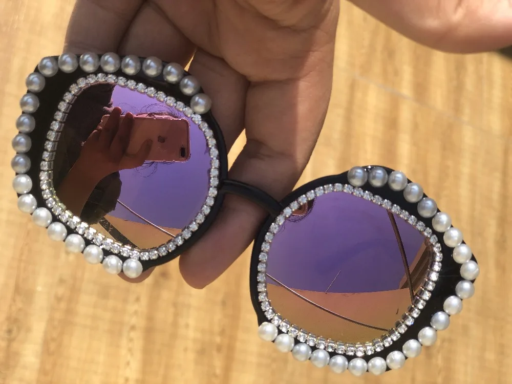 

Oversized Shades Women Sunglasses Pearl Diamond Mirrored Female Sun Glasses Black Large Eyewear UV400 Trend Crystal Gafas de sol