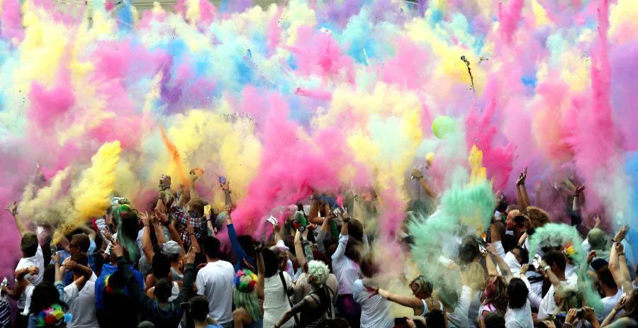 Смешной меловой порошок Raindbow holi 100 г/1 пакет для цветных шуток кукурузный