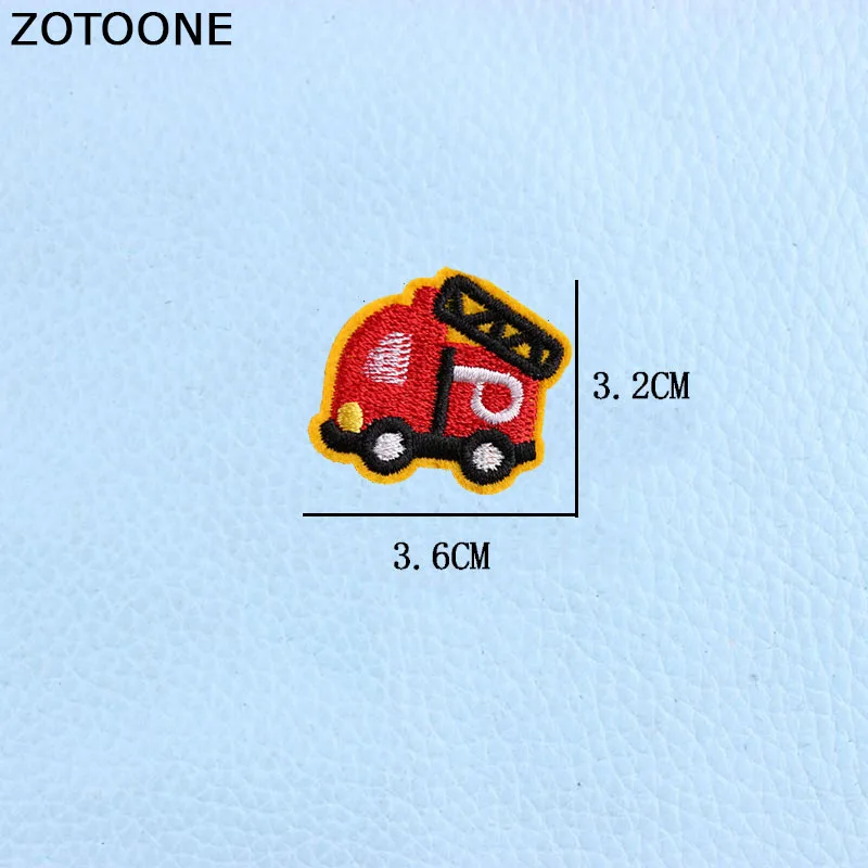 Бежевый ZOTOONE/крутые нашивки с мультипликационным автомобилем для детей, железная аппликация, нашивки с вышивкой, одежда в стиле панк, значки на заказ для мальчиков E - Цвет: Бежевый