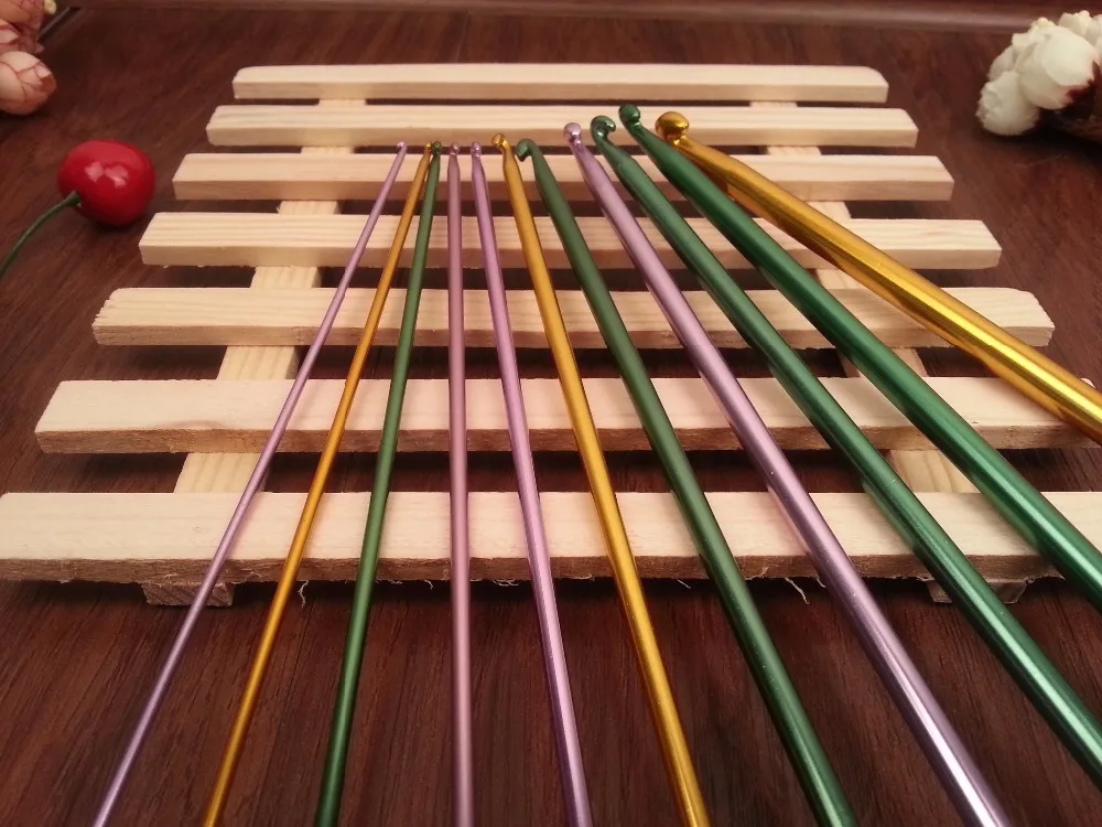 Бесплатная доставка Цветной алюминиевый крючок для вязания крючком 27 см 11 шт.