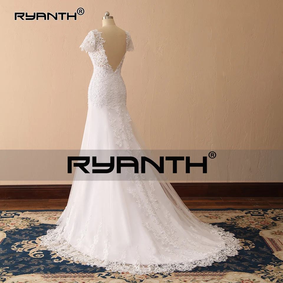 Женское свадебное платье с V-образным вырезом белое коротким рукавом модель 2018