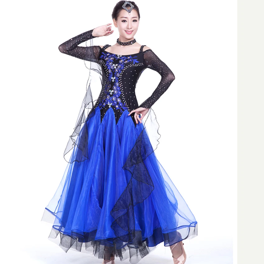 

Женское бальное платье зеленого, синего и красного цвета для бальных танцев