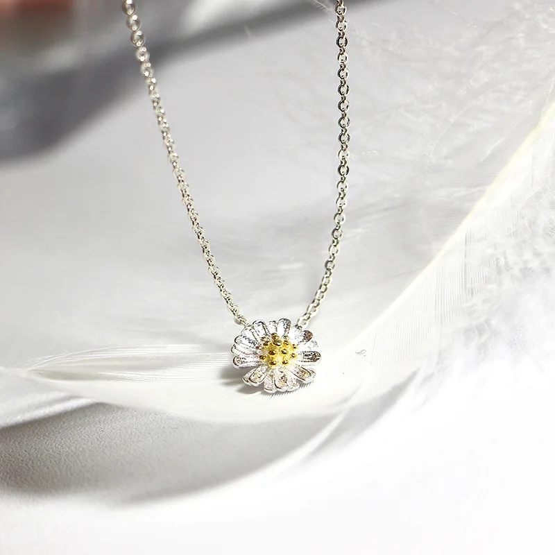 

Fashion Little Daisy Plant Necklace S925 Sterling Silver Necklace for Women