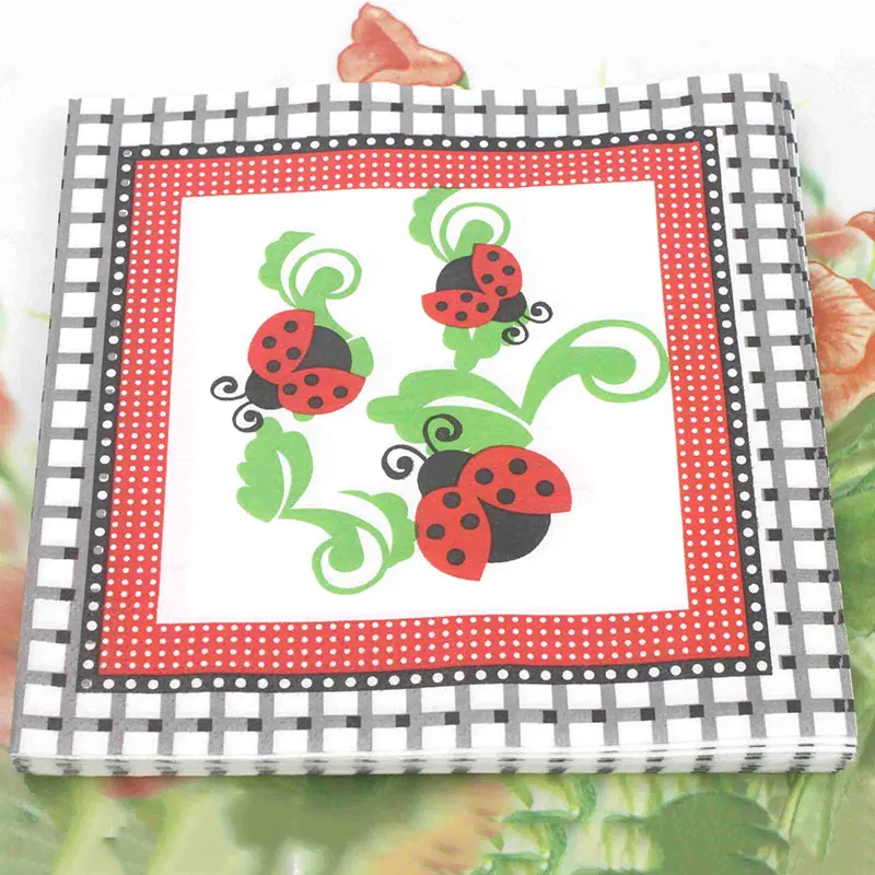 Одноразовые бумажные салфетки в горошек с красной божьей коровкой 33x33