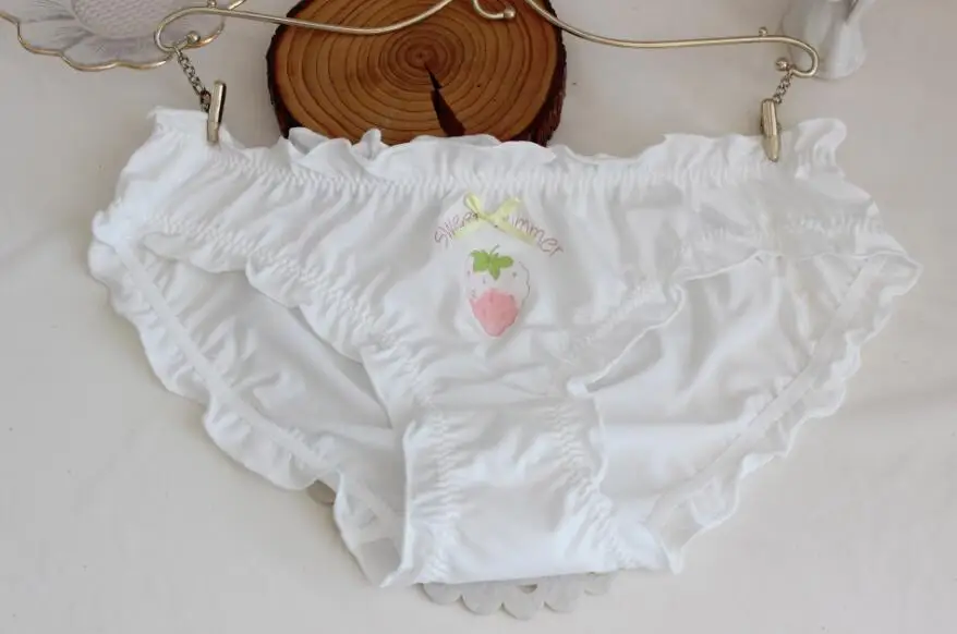 Новое поступление, реальное фото, Размеры M L XL, милые трусики в стиле Лолиты, Kawaii, клубника, вишня, ананас, нижнее белье, трусы WP597 - Цвет: Strawberry