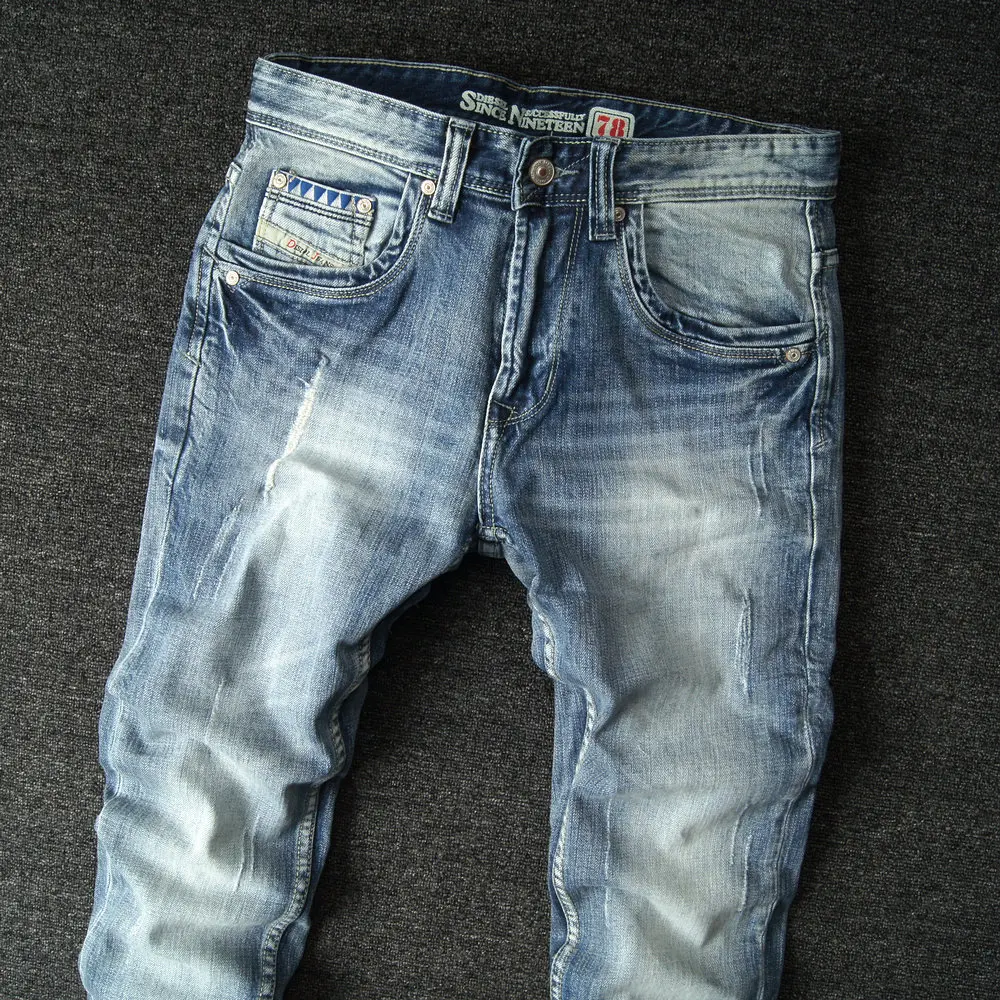 Итальянский стиль модный мужской джинсовый светильник синие зауженные рваные