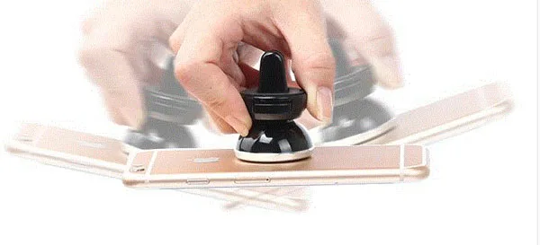 Устанавливаемое на вентиляционное отверстие в салоне автомобиля Магнитный