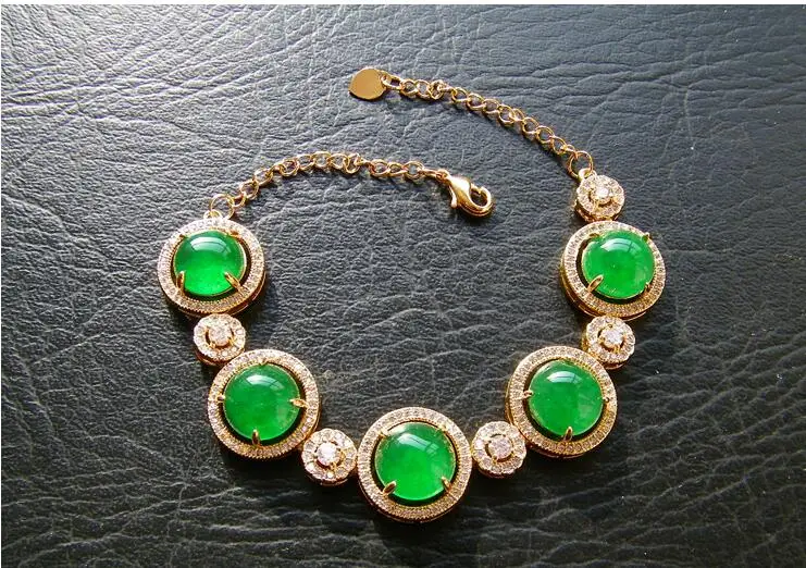 Натуральный кристалл нефрит инкрустированный роскошным браслетом Изумрудный