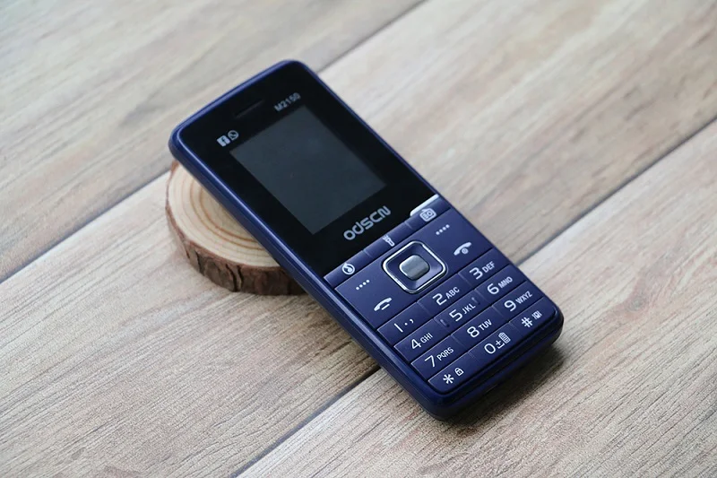 Синий 2G GSM Разблокировка мини-светильник с двумя sim-картами WhatsApp Быстрый вызов Bluetooth FM русская клавиатура Бар Мобильный телефон четырехдиапазонный - Цвет: Синий