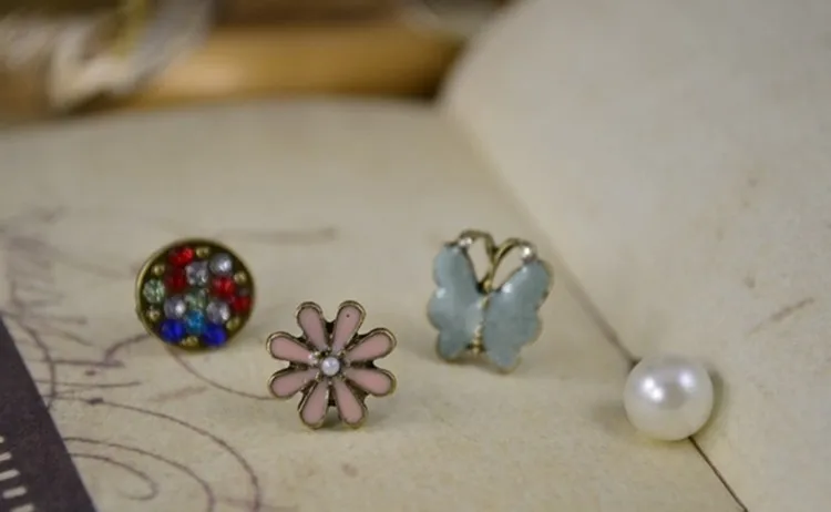 Butterfly Flower Kit Series Retro With Pearl Imitation Diamond Earrings(2 Pairs) C298|butterfly silver|butterfly winterbutterfly balloons |