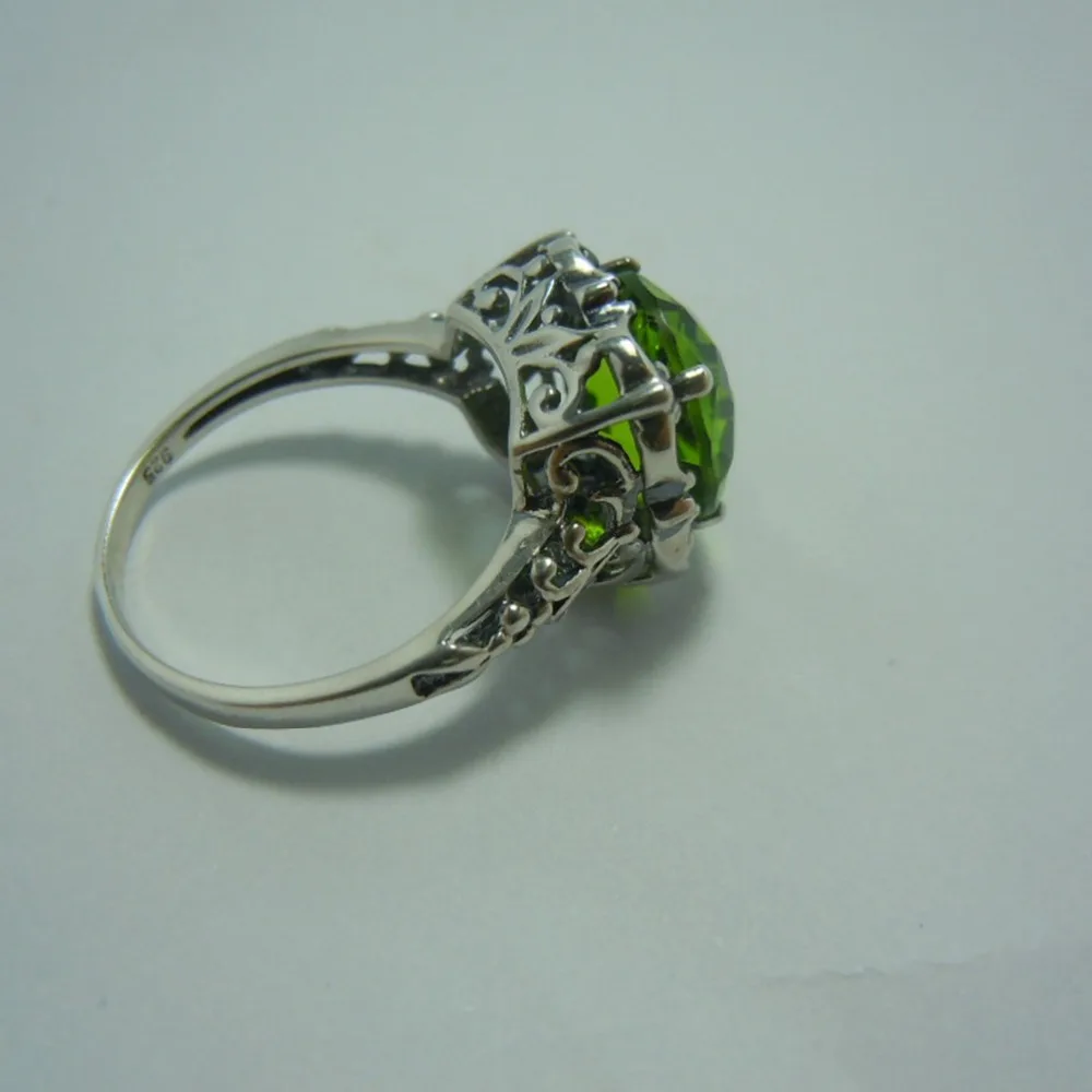 Free shipping DIY customizable elegant temperament olive green gem of ancient silver ring | Украшения и аксессуары