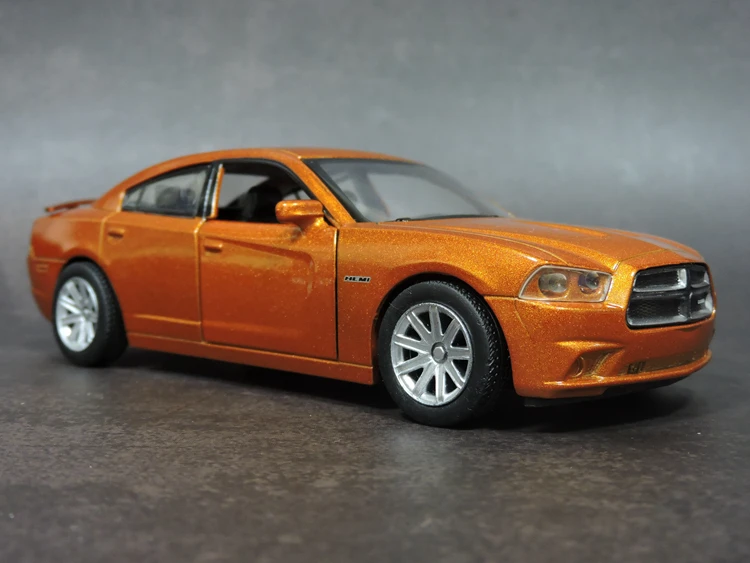 Новая специальная металлическая модель эвакуатора 1/32 Dodge Зарядное устройство Автомобильный Настольный дисплей Коллекция Модель игрушки для детей