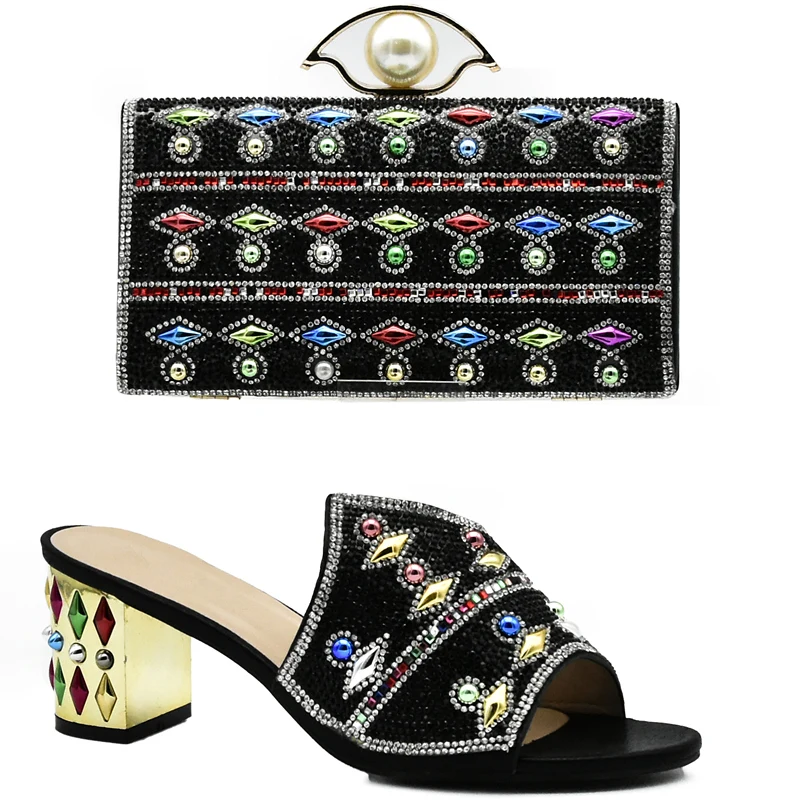 Новейший комплект из обуви и сумки черного цвета в итальянском стиле Комплект