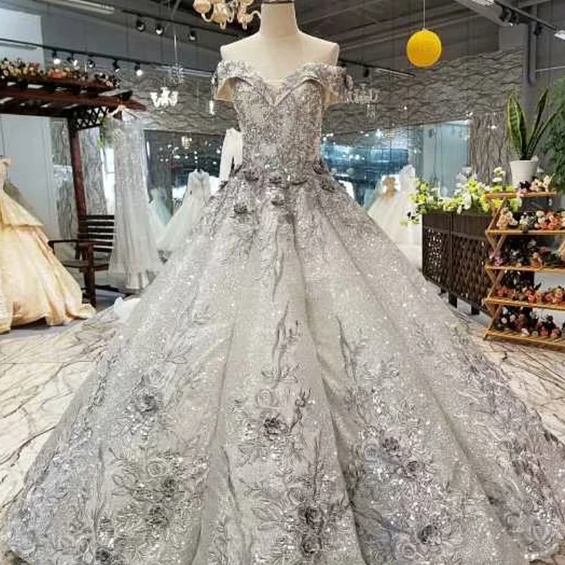 CloverBridal Длина пола серебряное бальное платье Кружева аппликации 3D цветы блестками невесты платье с жемчугом грубая юбка свадебное платье
