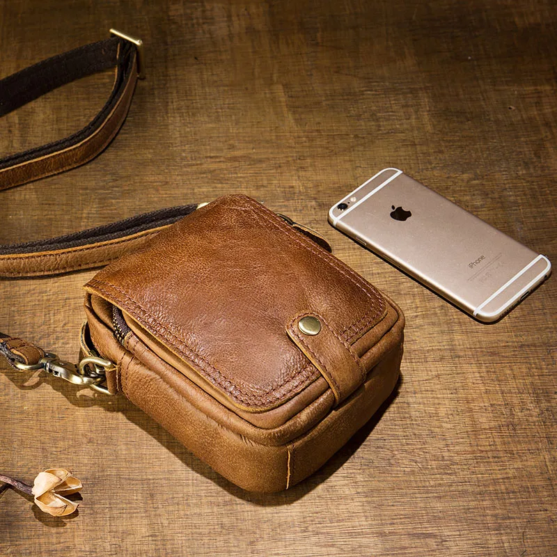 

AETOO Cowhide shoulder Messenger bag men travel bag casual portable small shoulder bag casual mini pockets male bag