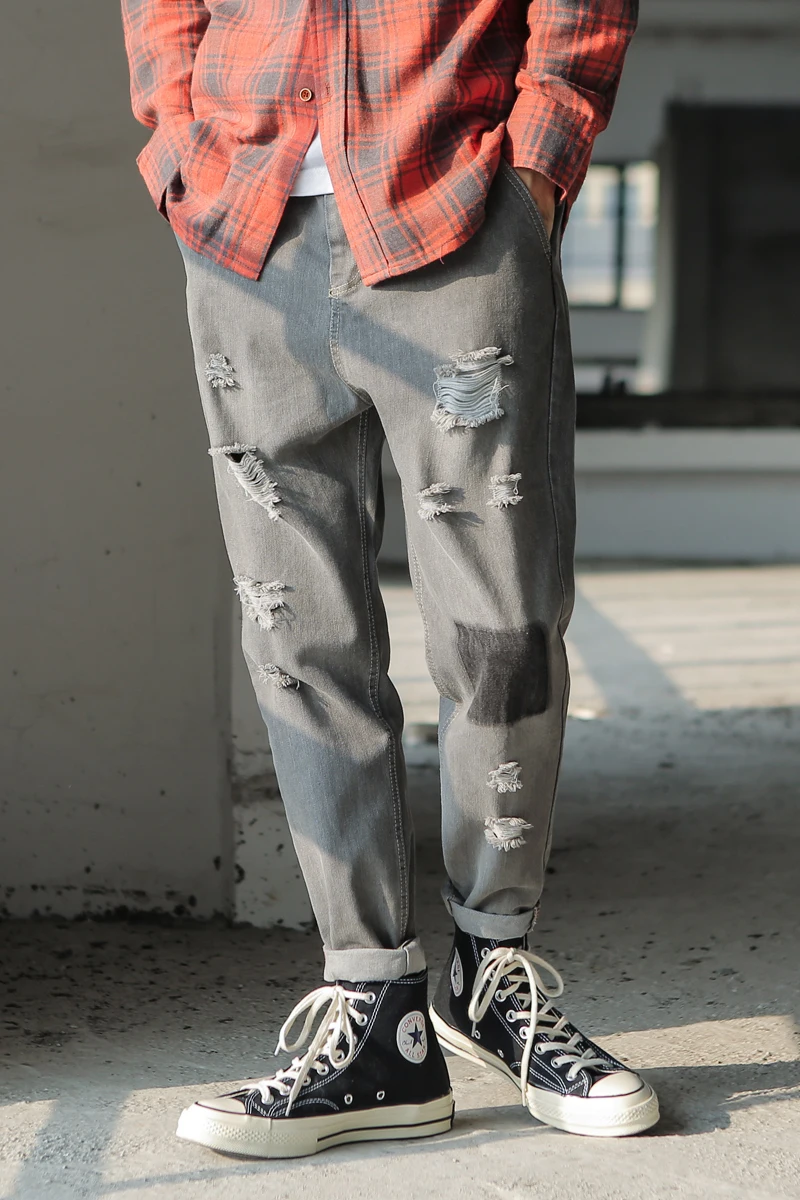 2018 Новая летняя мужская Европа и Америка простые отверстия Маленькие ноги джинсы