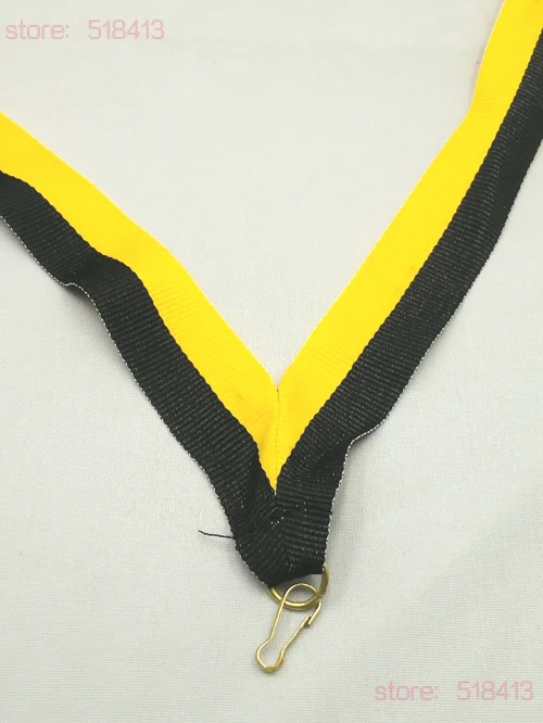 Черно желтые медальные ленты завязанные с высококачественной гимнастикой