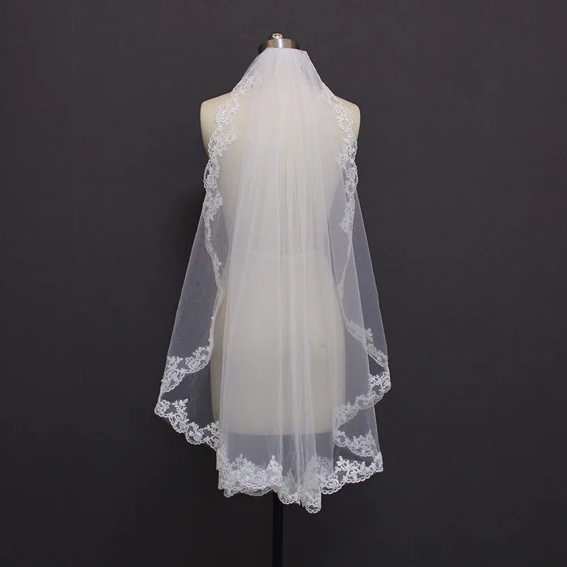 Короткая свадебная фата с одной метровой кружевной каймой 1T Фата расческой