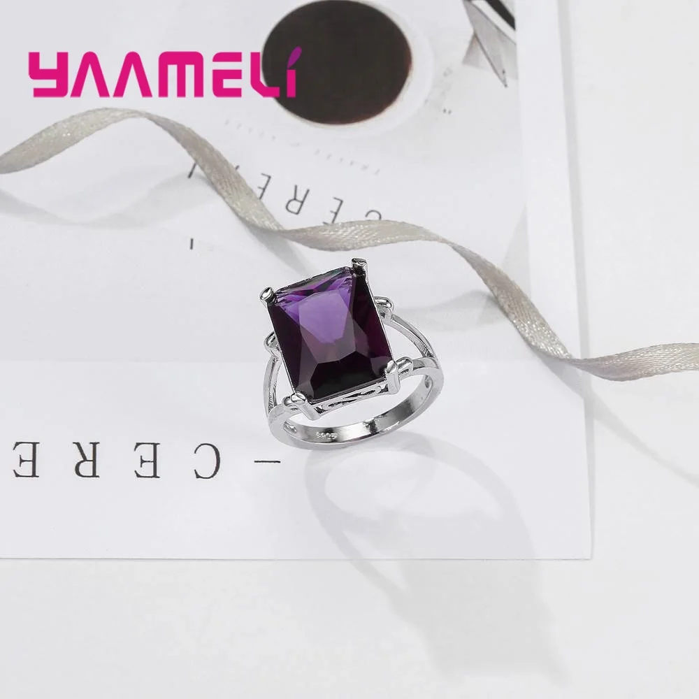 Женское кольцо из серебра 925 пробы с фианитом|Кольца| |