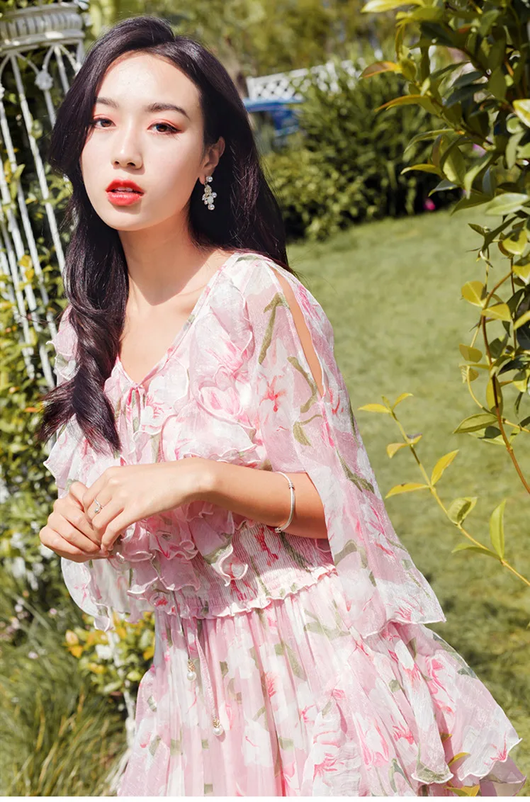 Женское шифоновое платье CWBshowGG модельное с рукавом три четверти и V-образным