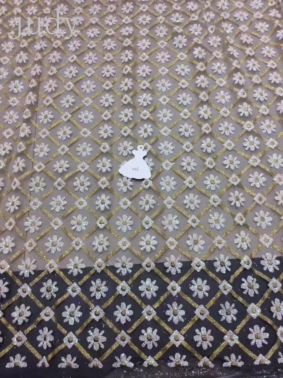 

stock 5yards HL343# White flowers and gold plaid wedding dress shimmer for bridal wedding dress/sawing Free shipping