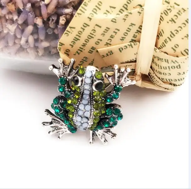 silver with green Модные ювелирные изделия Эмаль Булавка Кристалл Стразы лягушка Нагрудный Знак Брошь Мужская модная женская брошь винтажные броши в виде животных для женщин - Окраска металла: silver with green