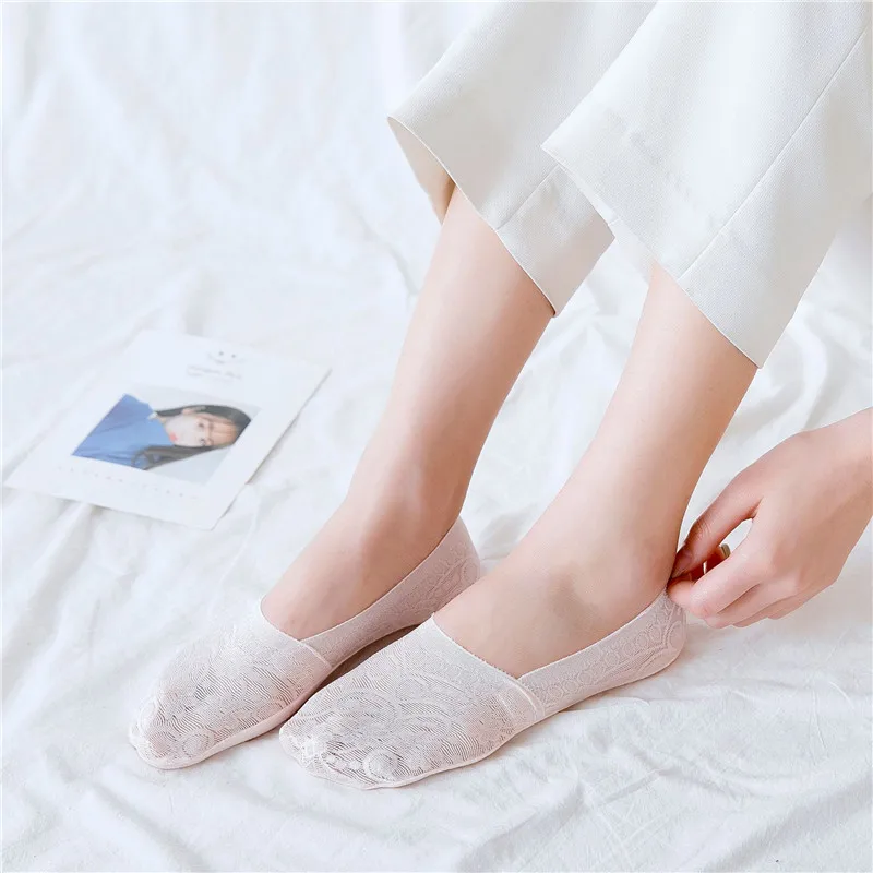 Модные женские короткие носки с кружевным цветком для девочек на лето 2019 |