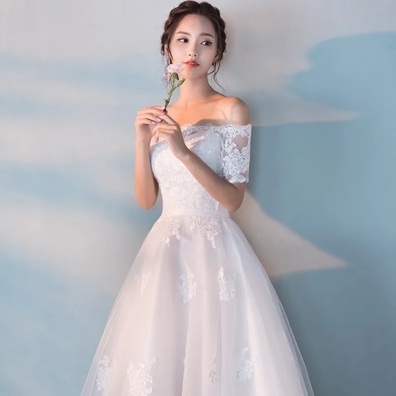 Кружевное короткое свадебное платье с открытыми плечами белое Тюлевое пляжное