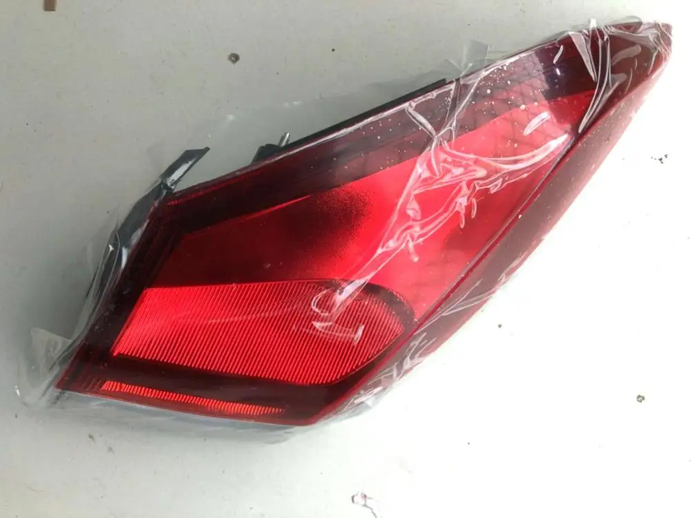 Taillight - Right Фонарь велосипедный задний фонарь в сборе./противотуманная фара левая и правая сторона он рассчитан на китайцев SAIC Защитные чехлы для сидений, сшитые специально для ROEWE MG5 авто двигатель части - Испускаемый цвет: Taillight - Right