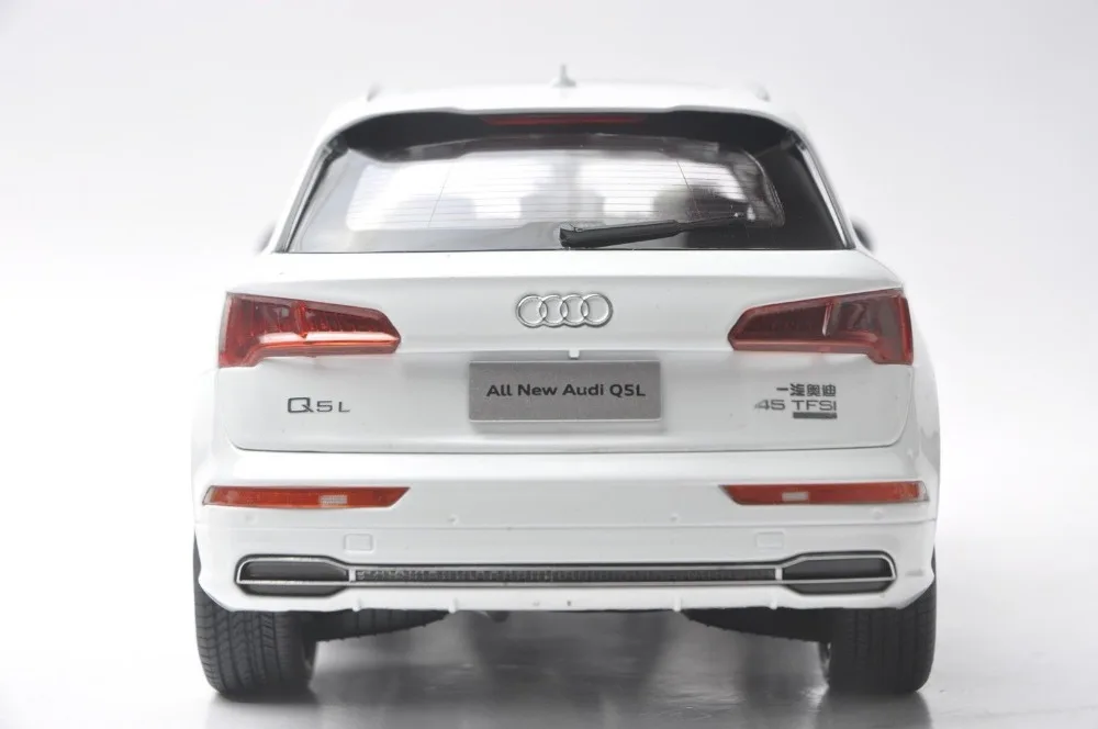 1:18 Модель литья под давлением для Audi Q5L Q5 2018 Белый внедорожник игрушечный