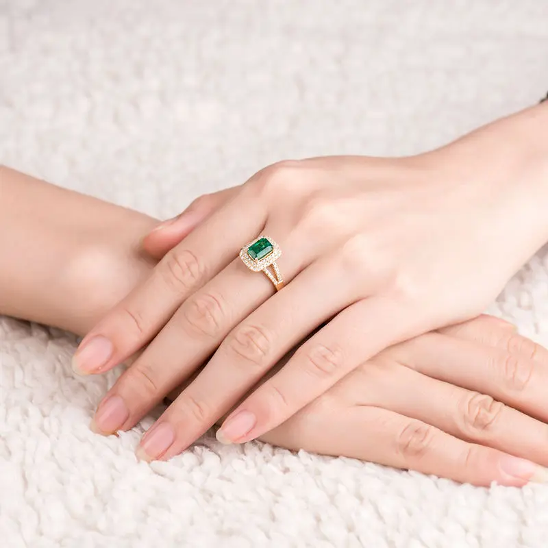 Женское кольцо из 18 каратного желтого золота с натуральным изумрудом 5 х7 мм|emerald