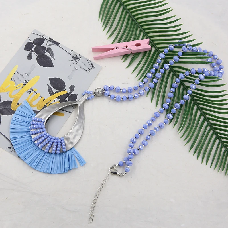 Ожерелье женское длинное с кристаллами кисточка из рафии подвесная цепь лето 2019 |