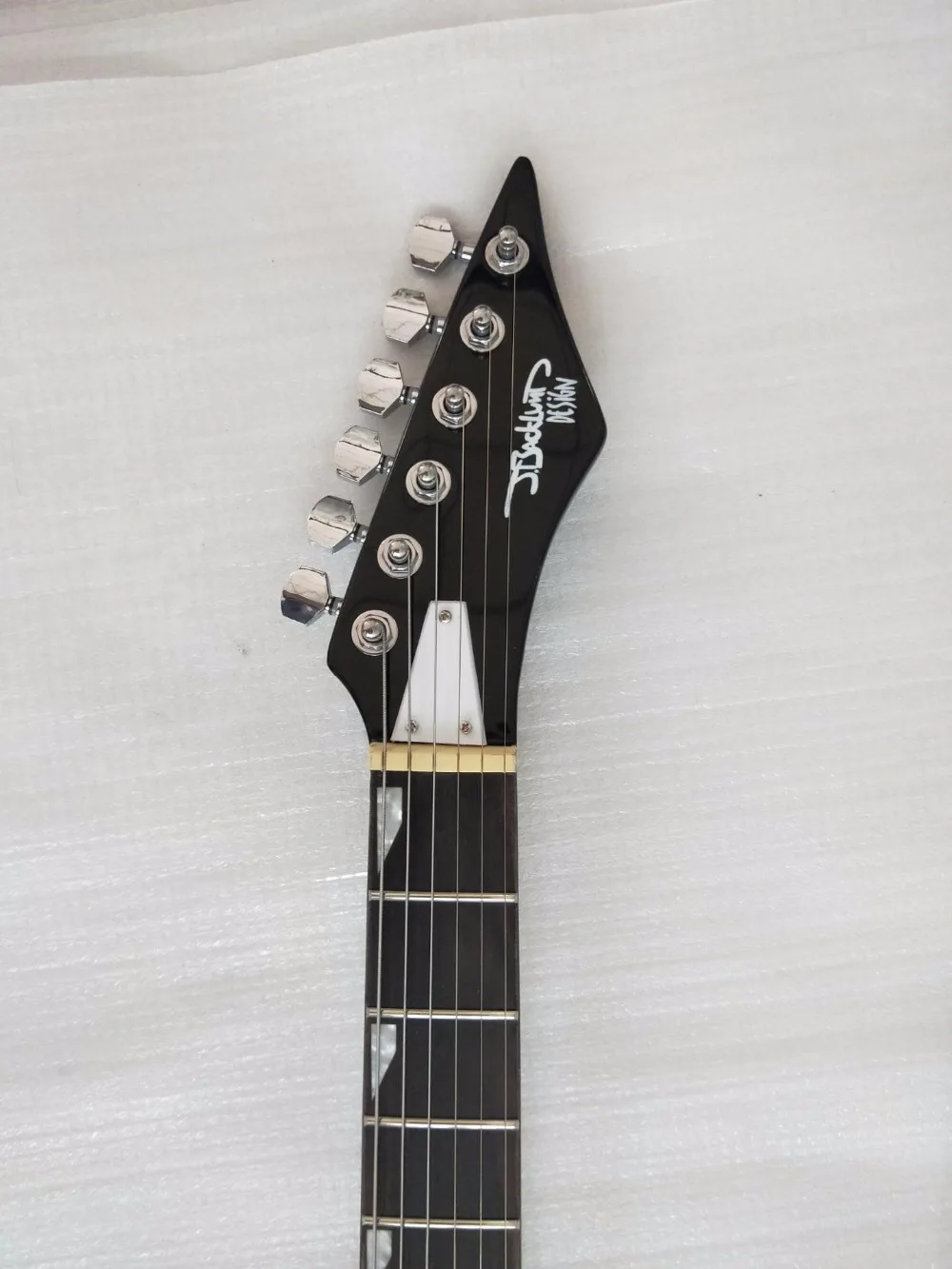John just send BACKLUND дизайн JBD 400 Серия 100 серия гитара в форме акулы Бесплатная