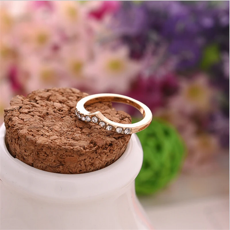 Женские свадебные кольца Bague Homme Bijoux золотистые с v-образной надписью прозрачные