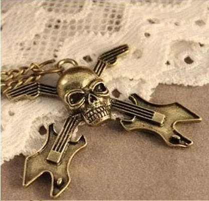 2013 Горячая Распродажа Бесплатная доставка Череп и скрещенные кости гитара