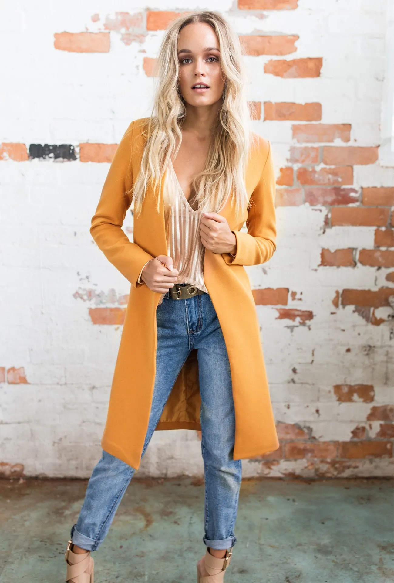 Элегантная Осенняя ветровка с v образным вырезом Женская куртка Изготовленная